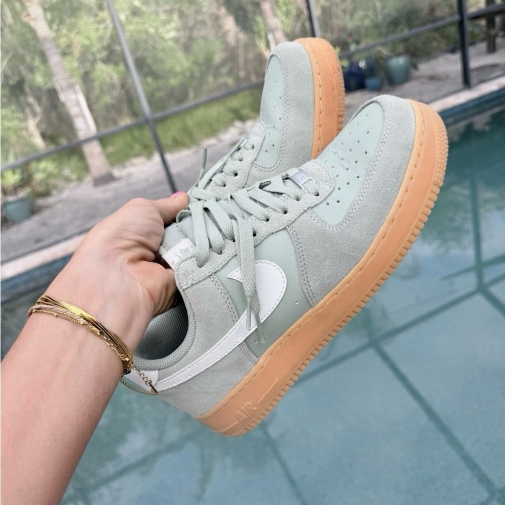 Nike Air Force 1 07 LV8 Jade Green Gum Lifestyle Athleisure Shoes Size 8.5 M